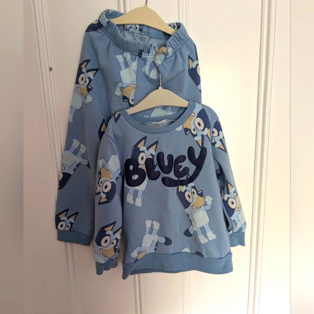 Bluey sweatshirt and pants set 4T sweatpants
